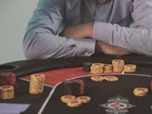 德州扑克AUS：策略与技巧全解析